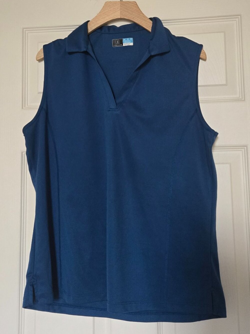 PGA Tour Women's Airflux Blue Sleeveless V-Neck Shirt - Size XL - EUC